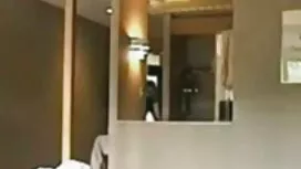 Старшокласник, дивит ...